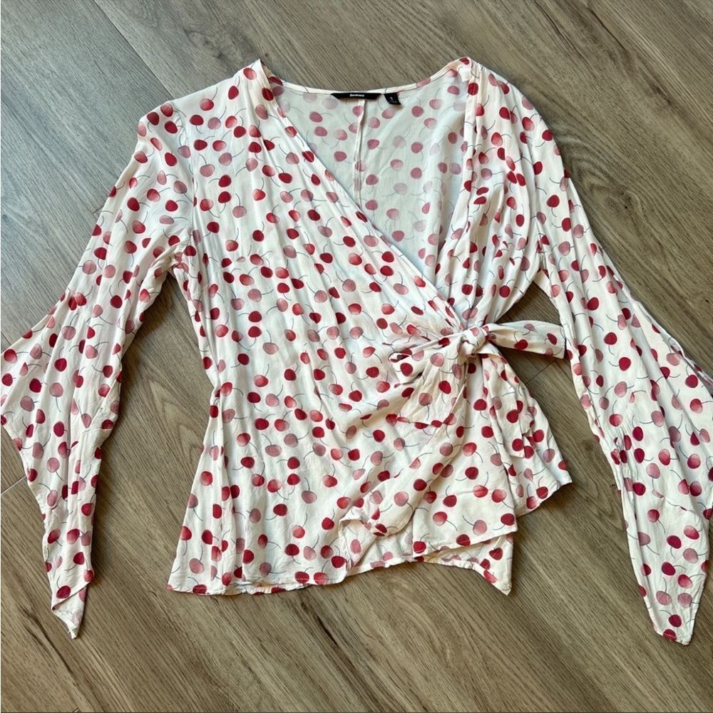 Beta brand‎ small wrap blouse